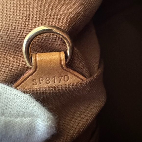 100% Authentic Louis Vuitton Tivoli - Picture 6 of 16